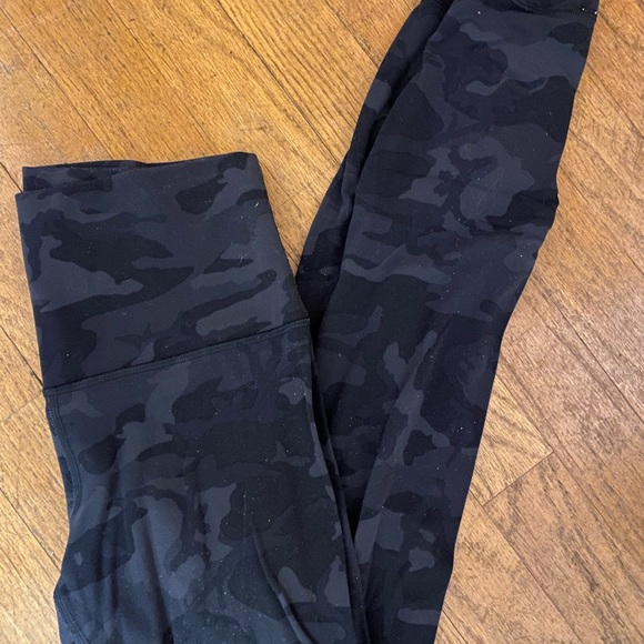 Lululemon Black Camo Leggings - Picture 5 of 5